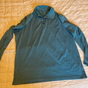 WALTER HAGEN, blue quarter-button collared shirt